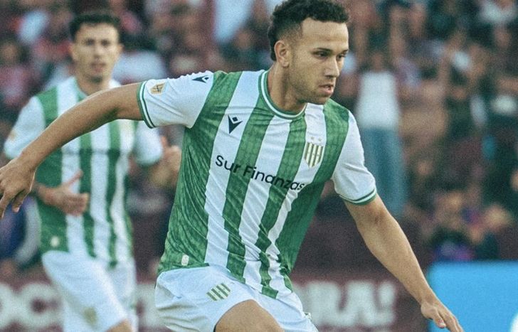 Bisanz jugó 68 partidos con la camiseta de Banfield.