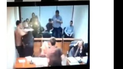 El agresor está acusado de una docena de hechos delictivos.