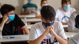 En edificios de todo el país se vuelve a clases.