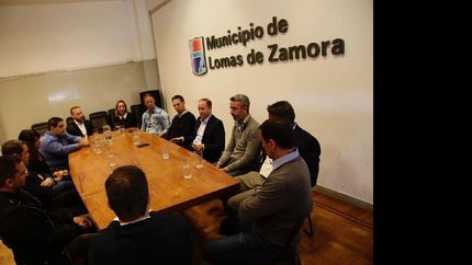martín encabezó el encuentro junto a los presidentes y funcionarios. martín encabezó el encuentro junto a los presidentes y funcionarios.