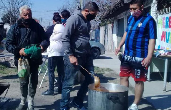 Los lunes hay olla popular.