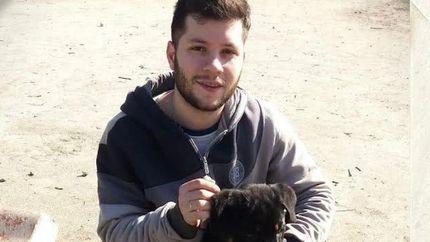 La víctima fue asesinada durante un intento de robo mientras trabajaba. La víctima fue asesinada durante un intento de robo mientras trabajaba.