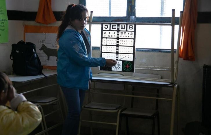 El programa incluye el recetado y la entrega de anteojos.