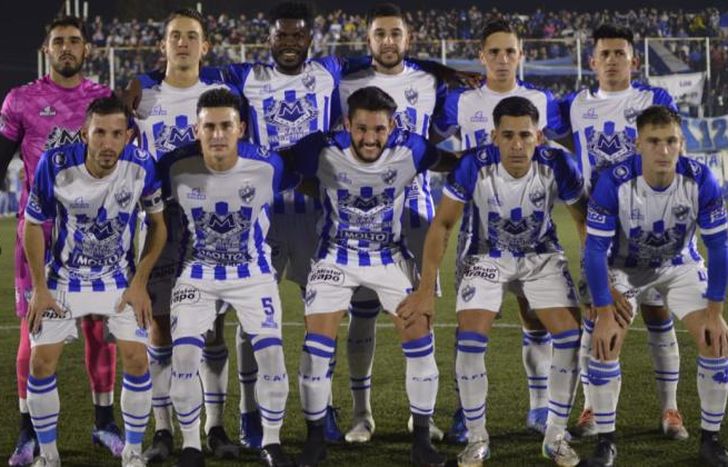 El Porvenir complicó al puntero en su estadio.