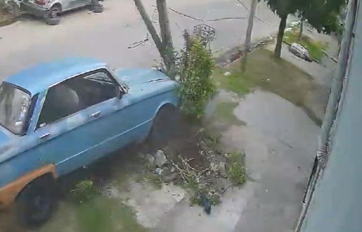 El choque quedó grabado por una cámara de seguridad.