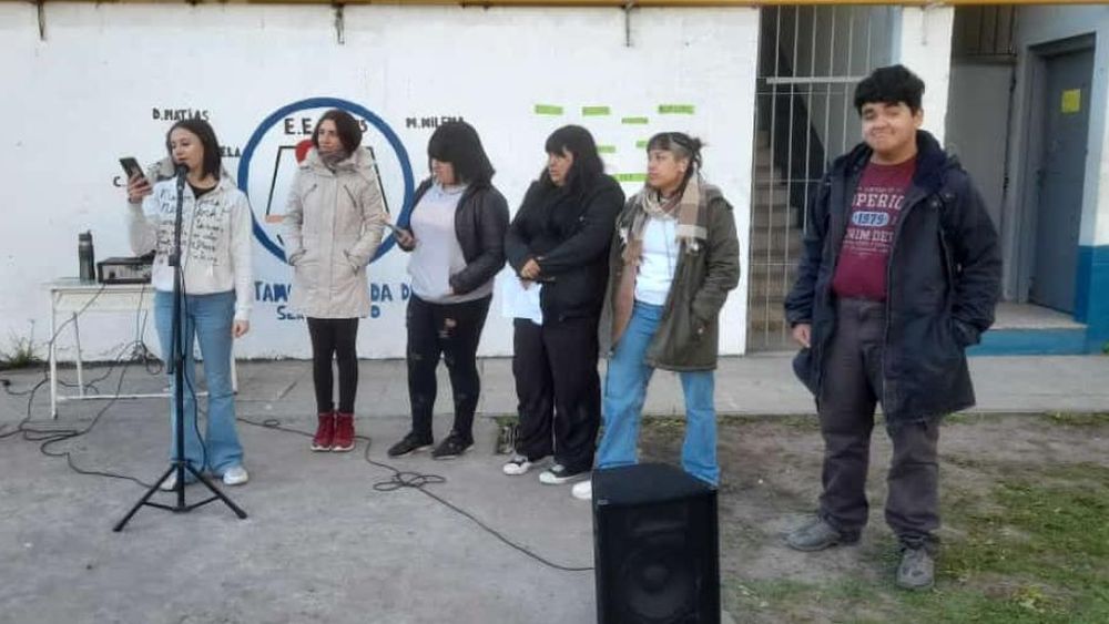 En el acto que se realizó hoy en la Escuela N°15 de Temperley.