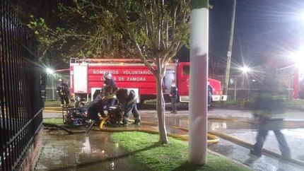 Asistieron siete dotaciones y 20 bomberos.