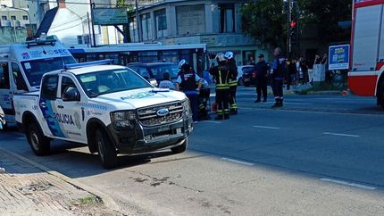El accidente ocurrió sobre la avenida Alsina, en el centro de Banfield. El accidente ocurrió sobre la avenida Alsina, en el centro de Banfield.