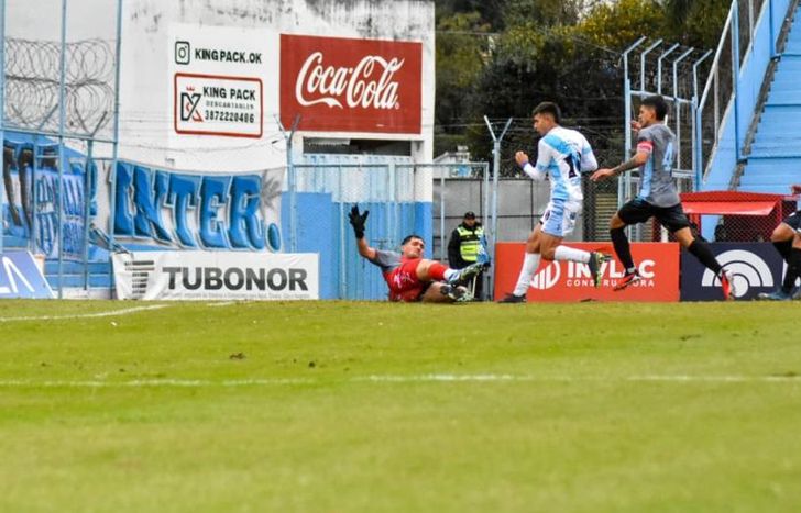 El 10 fue el encargado de abrir la cuenta en Salta.