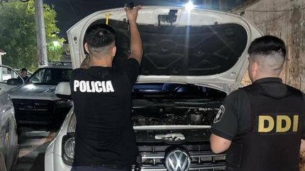 Incautaron una camioneta robada y otra de apoyo.