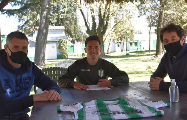 El lateral renovó contrato hasta diciembre de 2023.