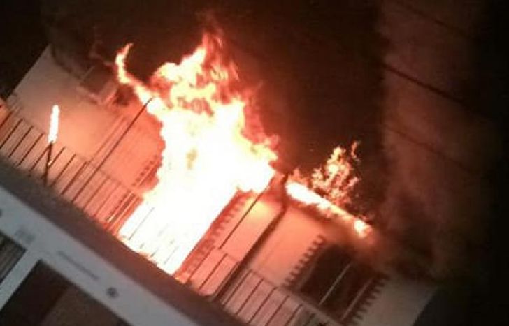 Casa en llamas en San José.