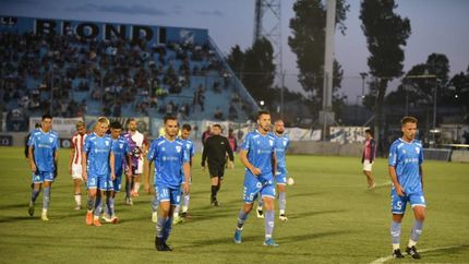 Temperley lamentó una derrota dura en el debut. Temperley lamentó una derrota dura en el debut.
