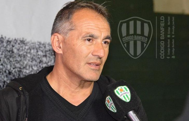 Defendió os colores del club hacia fines de los 80 y principio de los 90.