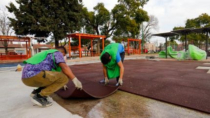 Trabajos en la Plaza 17 de Agosto, de Centenario.