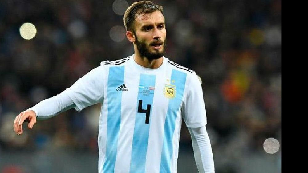 Tiene un desgarro en el bíceps femoral de la pierna izquierda.