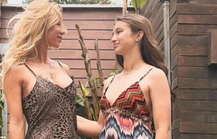 Nicole Neumann junto a Indiana.