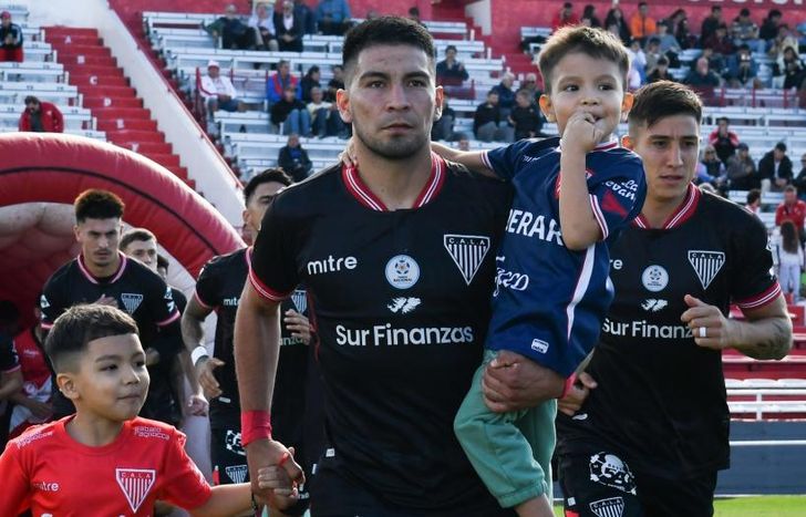 Cañete reemplazó a Arce y fue una de las figuras de Los Andes.