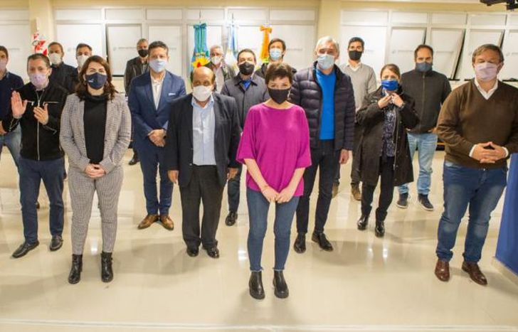 Los intendentes de la tercera y la primera sección electoral.