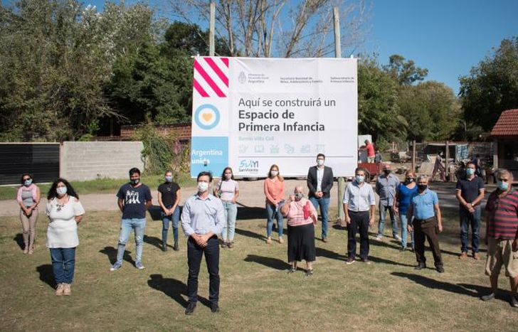 Durante el acto en el que celebró el inicio de la obra.