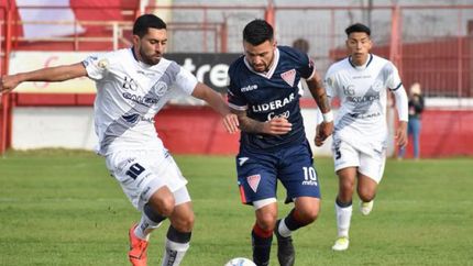 Un duelo de 10: Juan Rivas frente a Franco Benítez. Un duelo de 10: Juan Rivas frente a Franco Benítez.