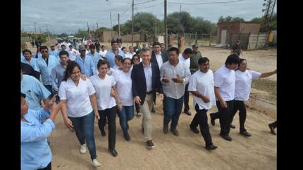 Télam, 13/04/2016 Salta El presidente Mauricio Macri afirmó  más allá de las diferencias vamos a trabajar juntos con el gobernador Juan Manuel Urtubey, porque es lo que todos los argentinos necesitamos, en el marco de un acto de entrega de títulos universitarios a egresados de la comunidad wichi. Foto: Presidencia