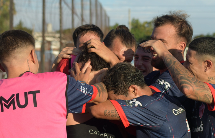 Talleres de Escalada le ganó a Argentino de Merlo.&nbsp;