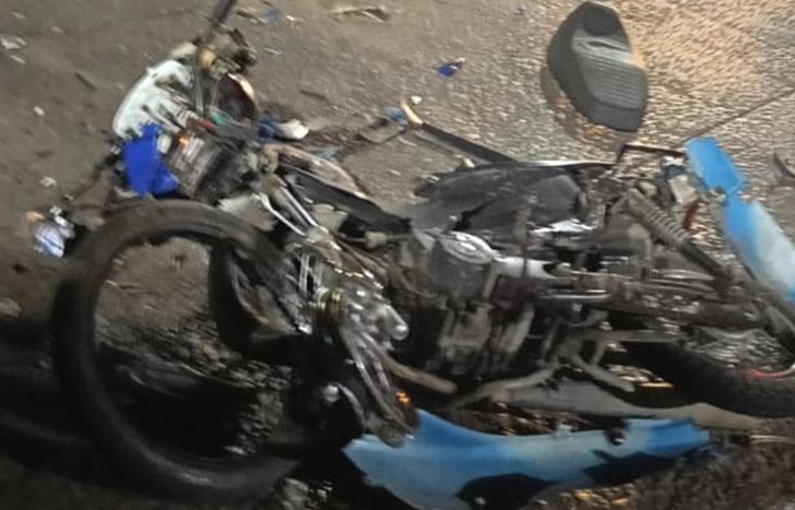 Así quedó la moto tras el accidente.