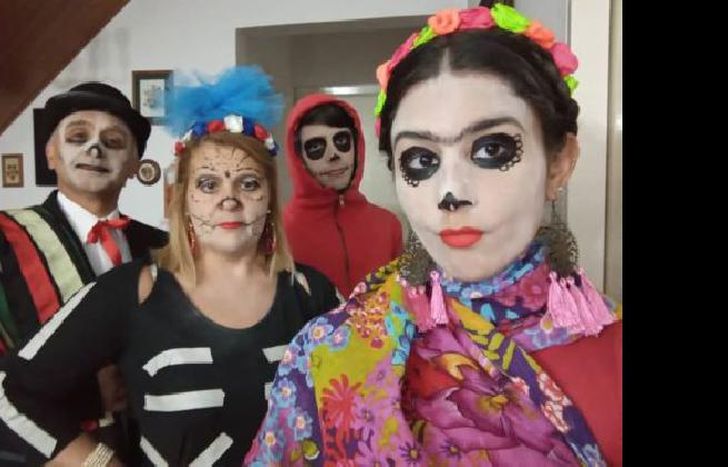 Cada noche una nueva temática. Acá en el homenaje al film Coco.