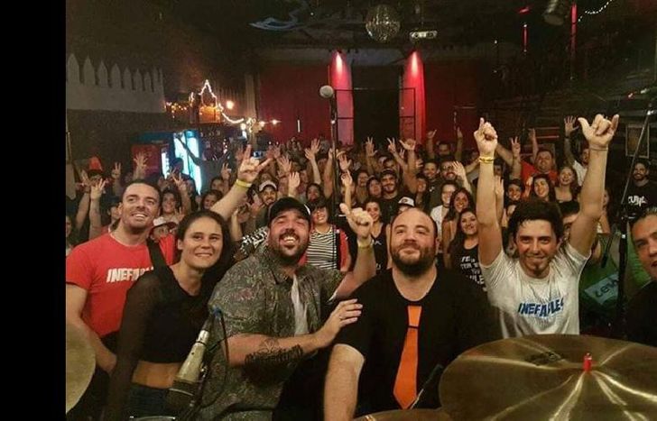 es la tercera vez que van a tocar en el teatro de temperley.