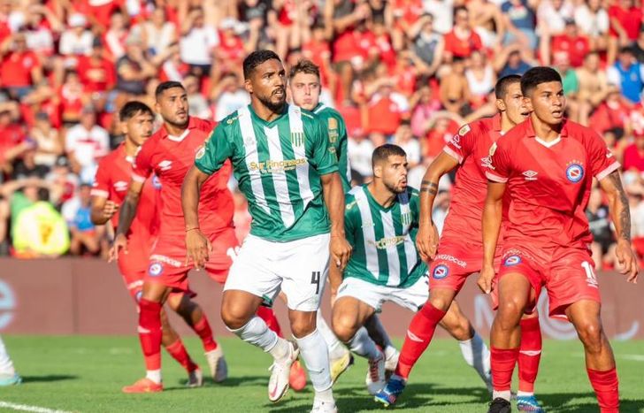 El Taladro no pudo con el Bicho, en La Paternal.