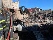 Los Bomberos de Lomas, en el devastador incendio en Merlo. Los Bomberos de Lomas, en el devastador incendio en Merlo.