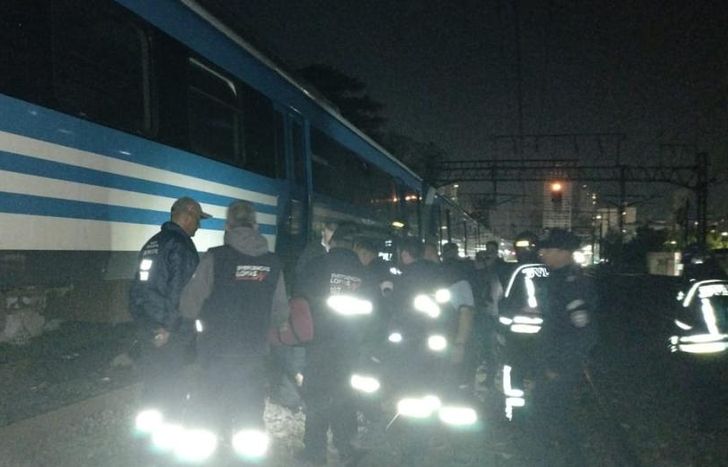 Bomberos, Defensa Civil y personal de Emergencias Lomas intervino en el lugar.
