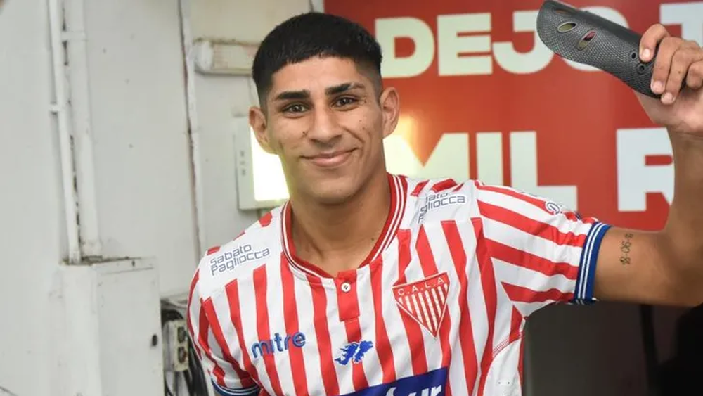 Lucas Barrientos fue convocado por Javier Macherano para jugar en la Selección Argentina Sub 20. Lucas Barrientos fue convocado por Javier Macherano para jugar en la Selección Argentina Sub 20.