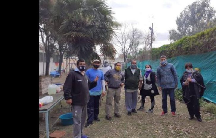 se juntaron para realizar un gran acto solidario en medio de la pandemia.