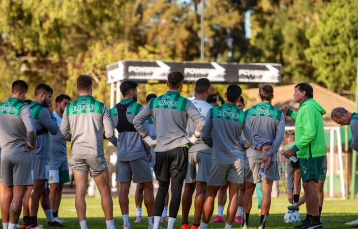 Un histórico del Taladro debe debe resolver su futuro en el club.