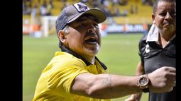 Diego terminó muy molesto con el arbitraje en el partido ante Venados.