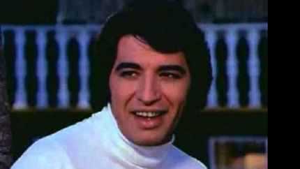 jueves a puro sandro, en volver