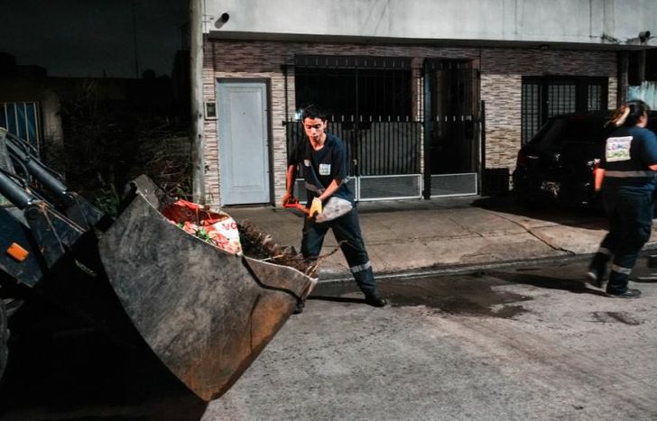 Todas las noches hay jornadas de limpieza en los barrios.