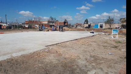 construyen una plaza con canchas en santa catalina