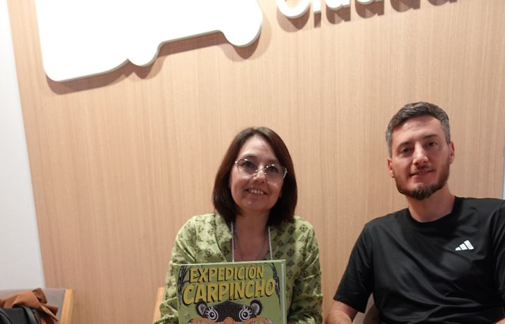 Junto a Emiliano Orbe que es el narrador de Lengua de Señas Argentina, quien estará acompañando en la presentación.&nbsp;