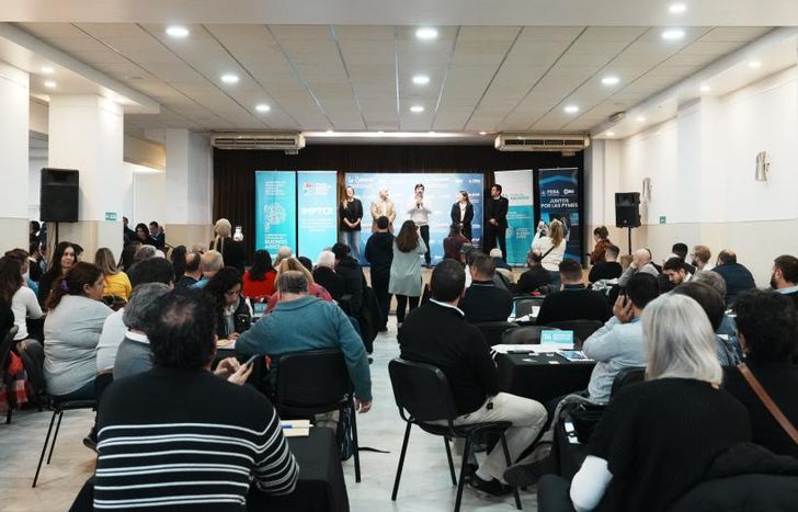 El encuentro se realizó en la Cámara de Comercio de Lomas.