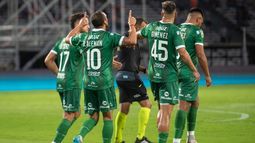 Brahian Aleman, de penal, le da la victoria a Banfield ante Talleres en Córdoba.