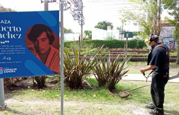 La Plaza está ubicada cerca de la casona en la que vivió Sandro.