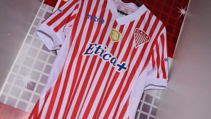 Los Andes estrena nueva camiseta para jugar el Clausura. Los Andes estrena nueva camiseta para jugar el Clausura.