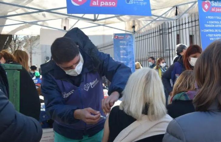 Hay vacunas antigripales y dosis para completar el Calendario Nacional.