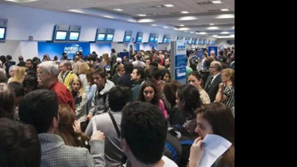 Buscan evitar el paro de pilotos