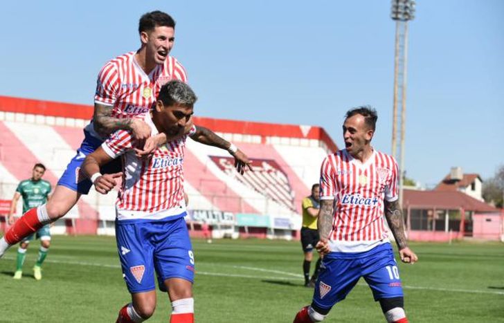 Morán celebra el gol en el amanecer del partido.