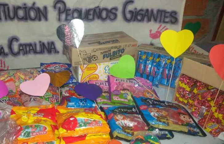 Algunas de las donaciones que recibieron de los vecinos.