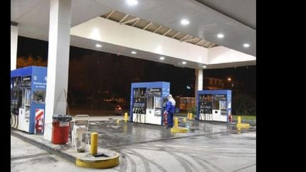 advierten que podrian cerrar unas 800 estaciones de servicio